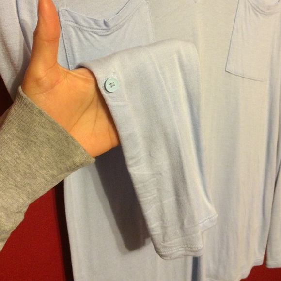 SOLD ‼️ Gap Blouse - Picture 4 of 4