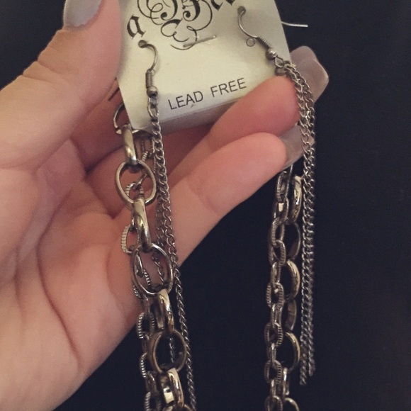 Gray Metal Strand Necklace and Earrings Set - Picture 3 of 3