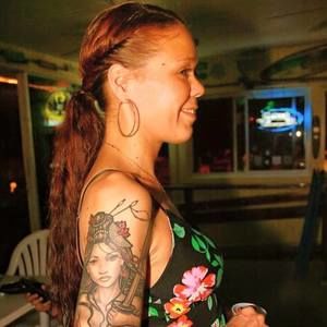 Meet your Posher, Gillian