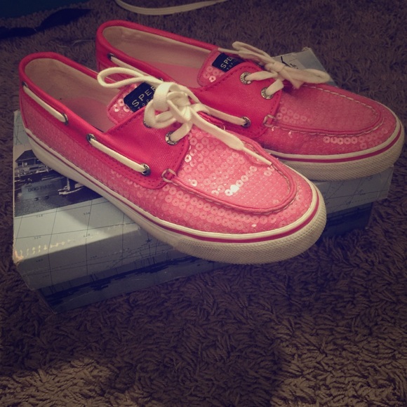 Size 6 Sperrys