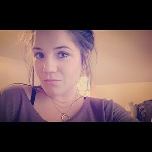 Meet your Posher, Olivia