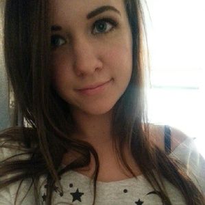 Meet your Posher, Laina