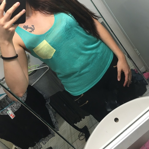 Green and yellow tank.