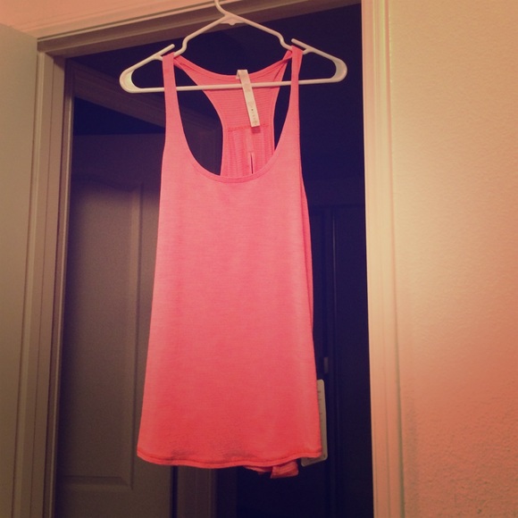 Lululemon salute the sun tank