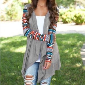 💟Aztec print asymmetrical light gray cardigan