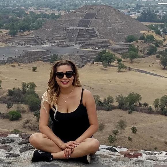 Meet your Posher, Jessica - Picture 1 of 1