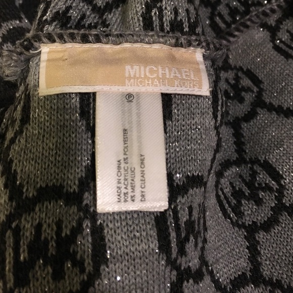 🎉SALE🎉 Like New Michael Kors Infinity Scarf - Picture 4 of 4