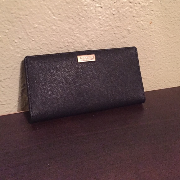 kate spade Handbags - NWT Kate spade Stacy wallet
