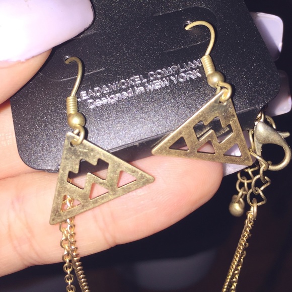 Gold Stone Necklace & Earrings Set - Picture 4 of 4