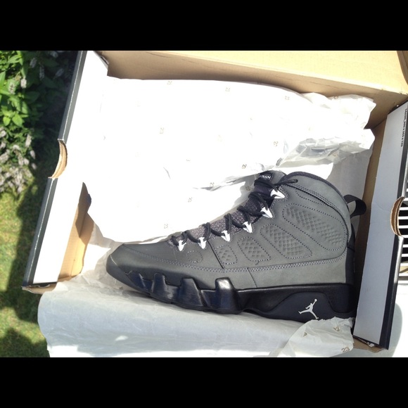 Jordan retro 9 anthracite