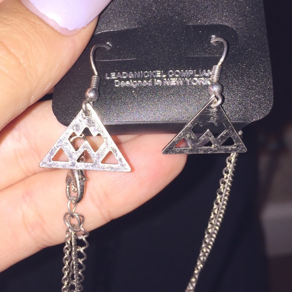 Gray Stone Necklace and Earrings Set - Picture 3 of 3