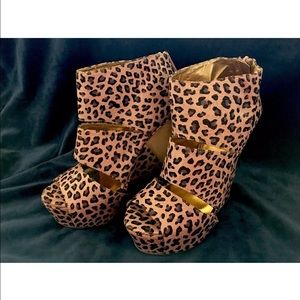 Pink animal print wedges