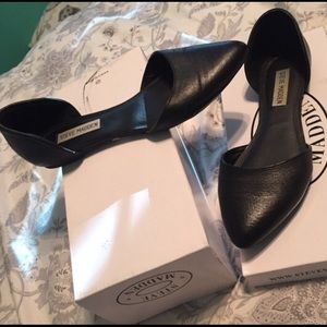 Steve Madden black flats