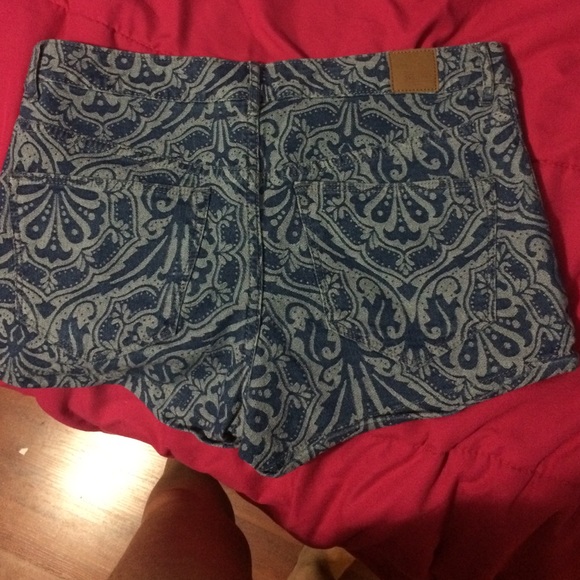 Never wear - Picture 2 of 3