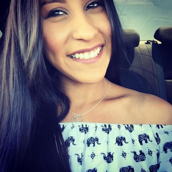 Meet your Posher, Sarah - Picture 1 of 1