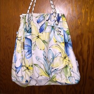 MaggiB floral handbag. Rare find!