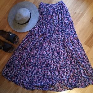 🐼2 for $20🐼 flowing floral maxi skirt
