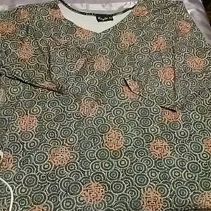 Ladies 3/4 length sleeve blouse