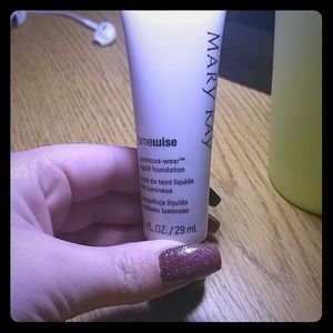 Mary kay foundation color: Ivory 2