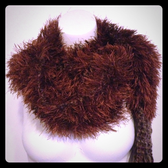 Awesome brown furry scarf - Picture 1 of 4