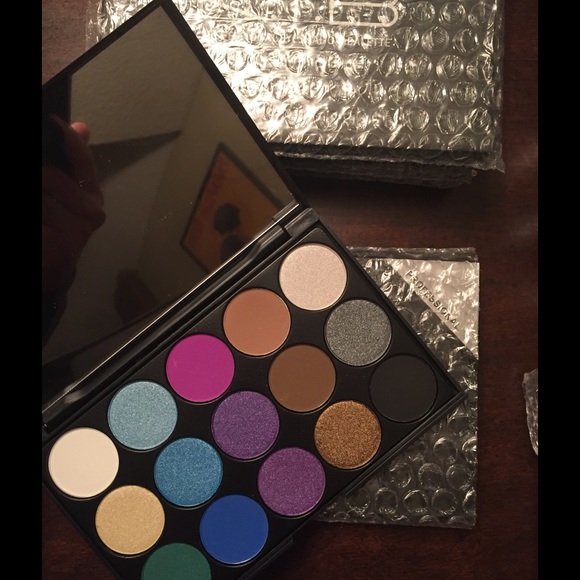 Makeup - Picture 4 of 4