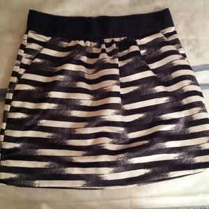 Black and white mini skirt