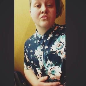 Meet your Posher, Naomi