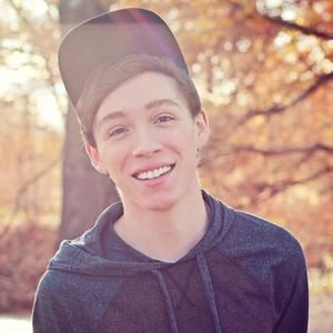 Meet your Posher, Carlos