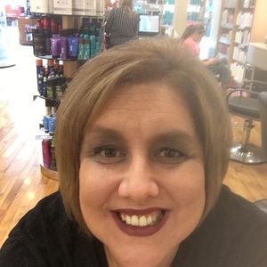 Meet your Posher, Adrienne