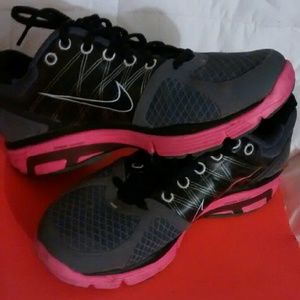 Nike dual fushion running shoes