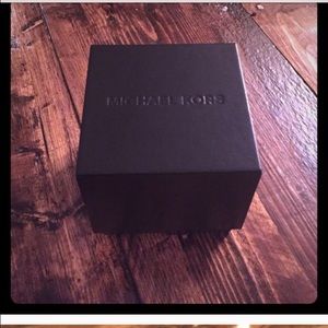 Reserved for Cris! 2 Michael Kors boxes