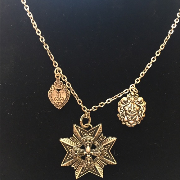 Necklace - Picture 1 of 1