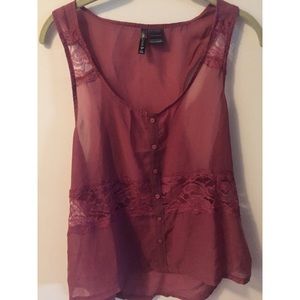 ❌SOLD❌Super cute lace/sheer top