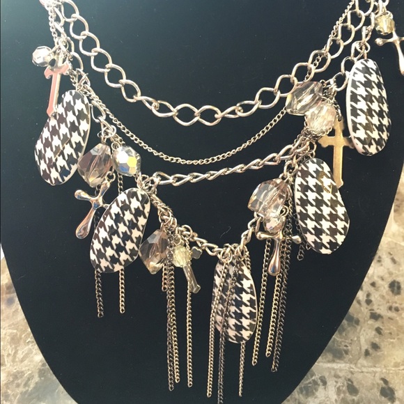 Necklace - Picture 1 of 1