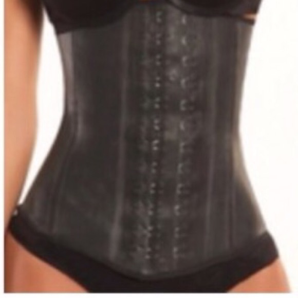 Steel boned waist trainer!