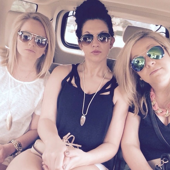 Meet your Posher, Kristen - Picture 1 of 1