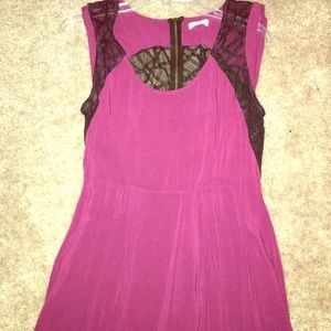Maroon dress w/ an open-back & black lace accents
