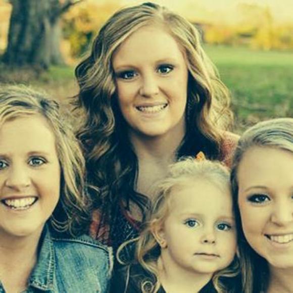 Meet your Posher, Rae - Picture 1 of 1