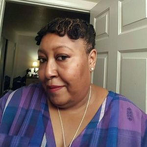 Meet your Posher, Myra