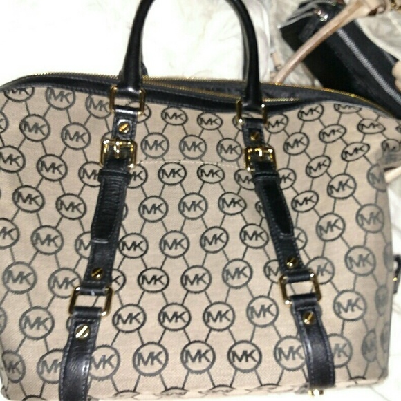 Authentic Michael Kors MK bedford bag