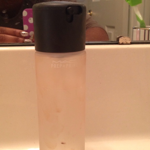 Mac cosmetics setting spray