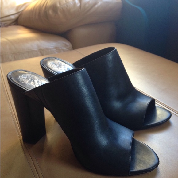 Vince Camuto Shoes - Vince Camuto heels like new! Perfect for FALL