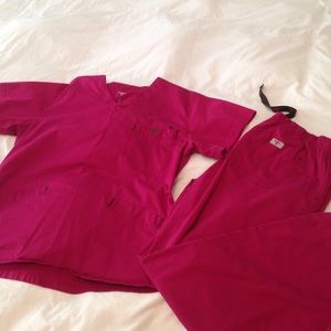 Med Couture size medium pink/brown scrub set
