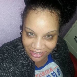 Meet your Posher, Monique