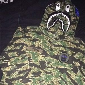 Bape sweater Size : Large