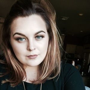 Meet your Posher, Janelle