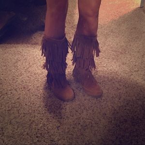 Fringe Boots: Womens Size 6.5 cognac brown