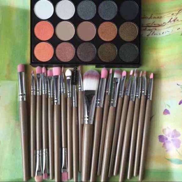 20pcs Brushes Set + 1 Eyeshadow Palette