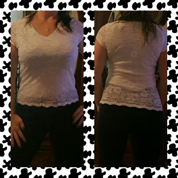 SOLD in BUNDLE Lace overlay top - Picture 4 of 4