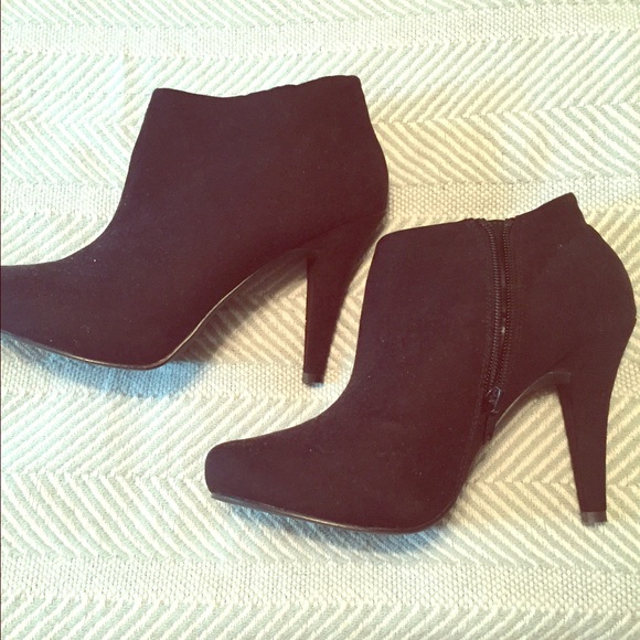 Black heeled booties